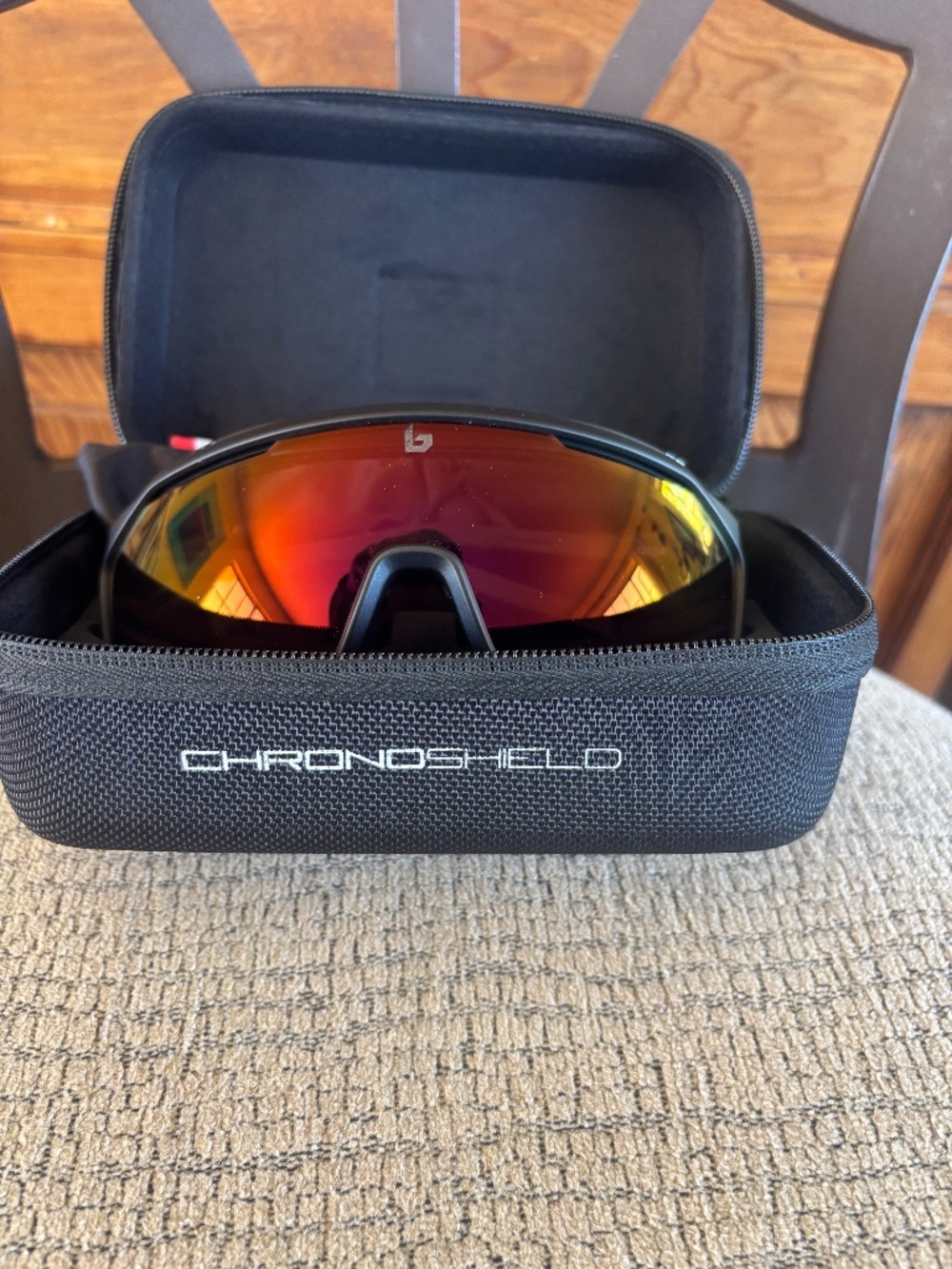 Bolle Chronoshield Sunglasses with Black Case and Pouch - Picture 3 of 3